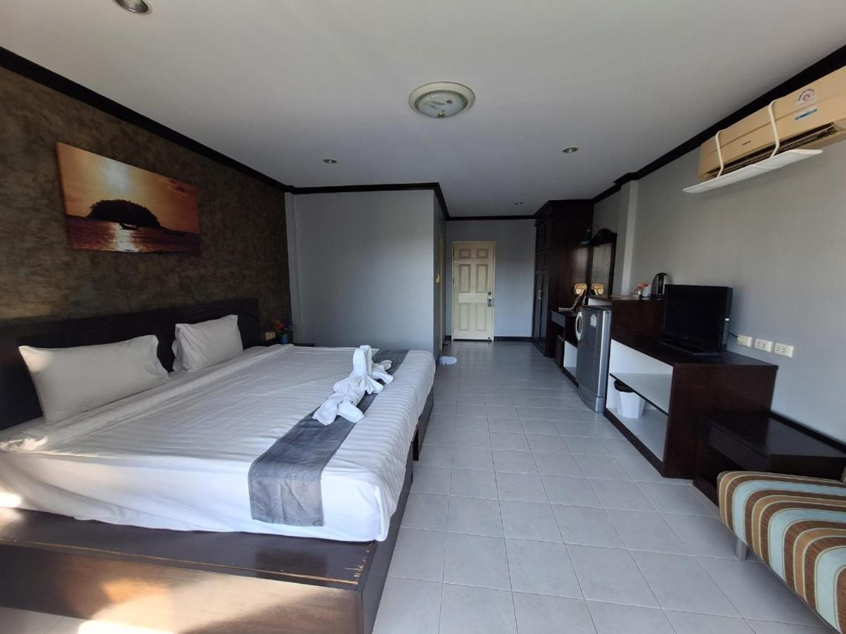 Sea Boss Homestay Kata Beach  Esterno foto